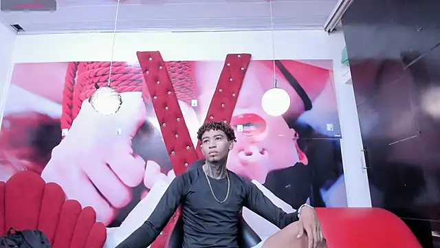 sexy blacks  online show from 03/11/25, 11:23