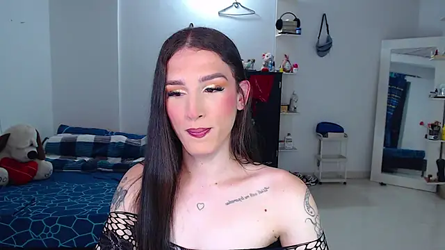 Playwithlulut77 online show from 04/20/26, 09:49