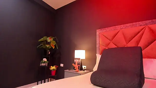 mia milff online show from 10/10/25, 06:18