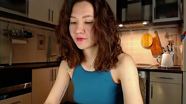 Kelly Yon online show from 12/14/24, 09:02