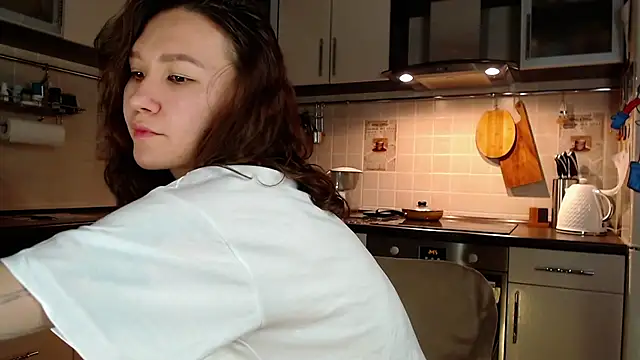 Kelly Yon online show from 12/28/24, 08:47