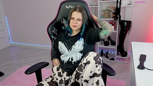 Latex Kitty online show from 03/18/26, 02:09