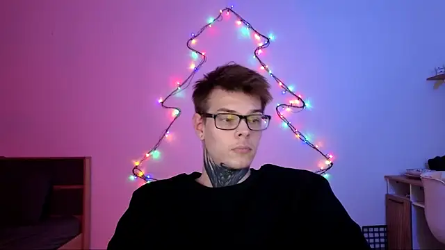 Snapshot of DENIS_HERE chatting on 12/01/25, 10:15 DENIS HERE online show from 12/01/25, 10:15