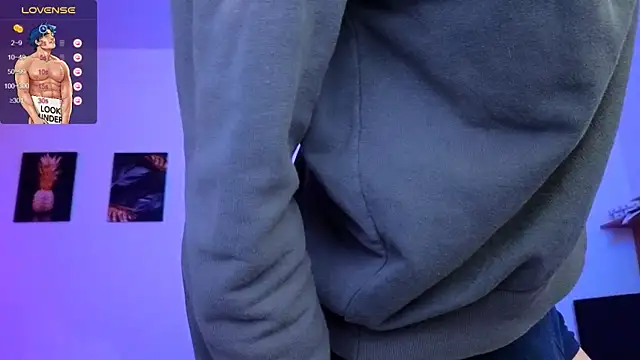 Snapshot of DENIS_HERE chatting on 12/16/25, 07:57 DENIS HERE online show from 12/16/25, 07:57