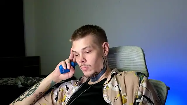 Snapshot of DENIS_HERE chatting on 06/10/26, 07:02 DENIS HERE online show from 06/10/26, 07:02