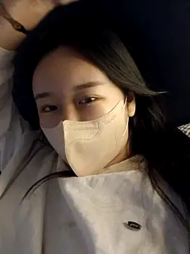 Snapshot of yuunalee chatting on 10/29/25, 09:05 yuunalee online show from 10/29/25, 09:05