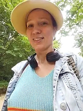 Exhibitionsplit online show from 09/30/25, 11:59