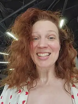Exhibitionsplit online show from 06/18/26, 12:42