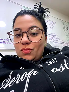 Snapshot of aleteacher chatting on 10/05/25, 06:12 aleteacher online show from 10/05/25, 06:12