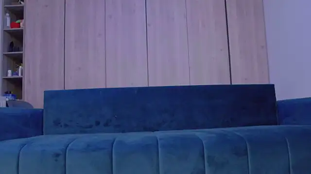 Snapshot of 10in_deluxe chatting on 10/24/25, 08:27 10in deluxe online show from 10/24/25, 08:27