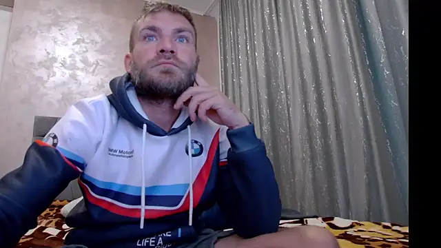 Snapshot of 10in_deluxe chatting on 11/06/25, 07:31 10in deluxe online show from 11/06/25, 07:31