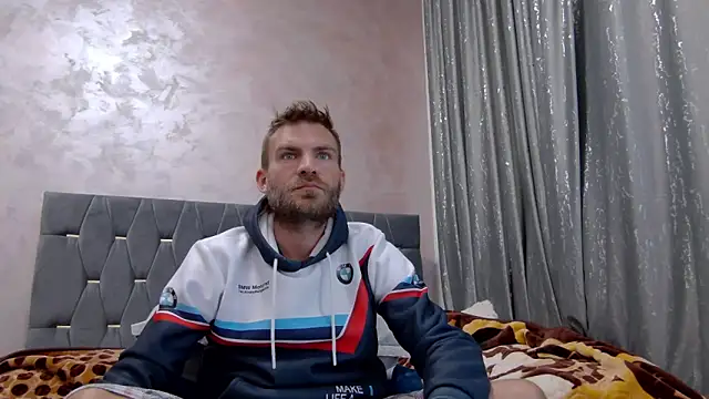 Snapshot of 10in_deluxe chatting on 11/21/25, 07:40 10in deluxe online show from 11/21/25, 07:40