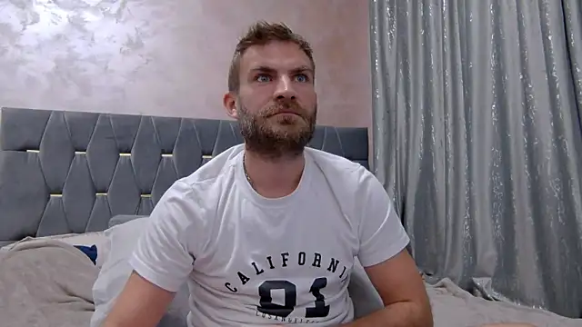 Snapshot of 10in_deluxe chatting on 11/27/25, 06:48 10in deluxe online show from 11/27/25, 06:48