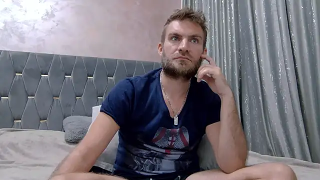 Snapshot of 10in_deluxe chatting on 12/03/25, 07:05 10in deluxe online show from 12/03/25, 07:05