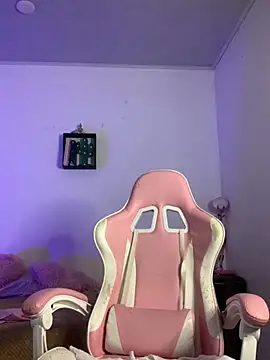 violet-333 online show from 12/30/24, 04:40