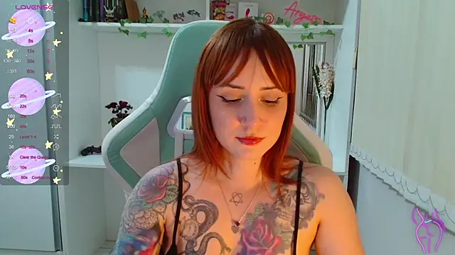 Snapshot of Ahrya_ chatting on 11/05/25, 12:21 Ahrya online show from 11/05/25, 12:21