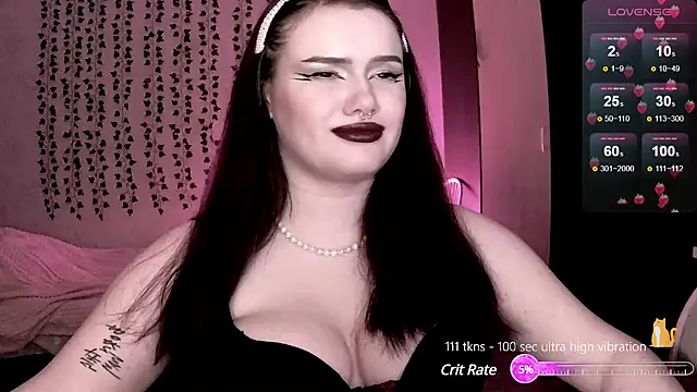 Snapshot of strawberry_elfcat chatting on 01/17/25, 11:18 strawberry elfcat online show from 01/17/25, 11:18