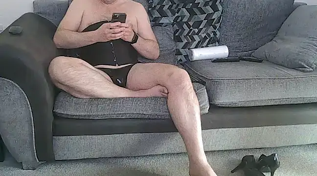 Snapshot of Safaslave chatting on 03/17/25, 09:22 Safaslave online show from 03/17/25, 09:22