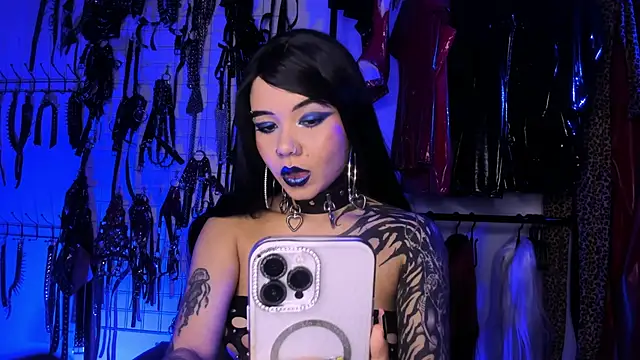 Snapshot of irregular_fetish_ chatting on 09/16/25, 03:29 irregular fetish online show from 09/16/25, 03:29