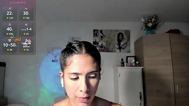 VeronikaOlsen online show from 10/14/25, 01:06