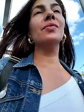 Snapshot of scarlett_moore chatting on 02/01/25, 09:51 scarlett moore online show from 02/01/25, 09:51