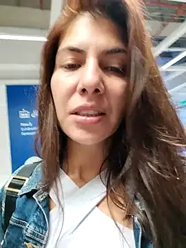 Snapshot of scarlett_moore chatting on 02/14/25, 01:23 scarlett moore online show from 02/14/25, 01:23