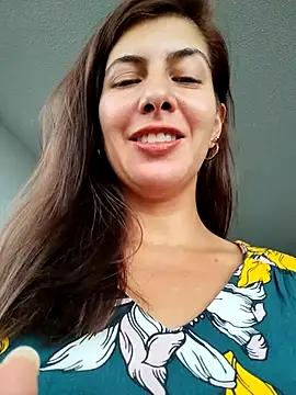 Snapshot of scarlett_moore chatting on 02/23/25, 08:55 scarlett moore online show from 02/23/25, 08:55