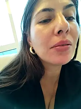 Snapshot of scarlett_moore chatting on 03/01/25, 10:31 scarlett moore online show from 03/01/25, 10:31