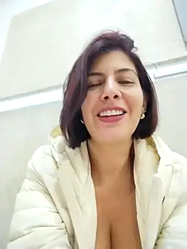 Snapshot of scarlett_moore chatting on 03/15/25, 12:36 scarlett moore online show from 03/15/25, 12:36