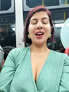 Snapshot of scarlett_moore chatting on 03/17/25, 12:52 scarlett moore online show from 03/17/25, 12:52