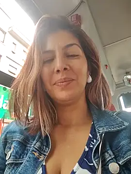 Snapshot of scarlett_moore chatting on 09/18/25, 03:47 scarlett moore online show from 09/18/25, 03:47