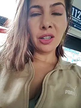 Snapshot of scarlett_moore chatting on 10/06/25, 01:52 scarlett moore online show from 10/06/25, 01:52