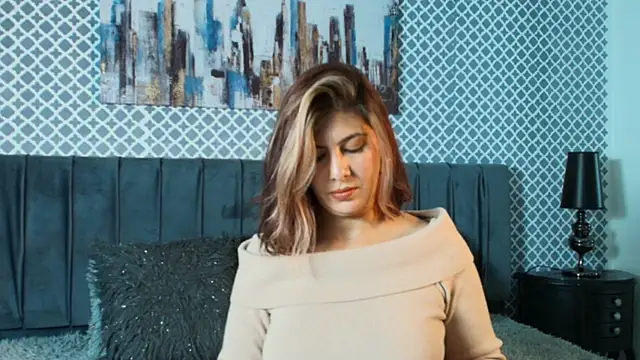 Snapshot of scarlett_moore chatting on 10/15/25, 03:01 scarlett moore online show from 10/15/25, 03:01