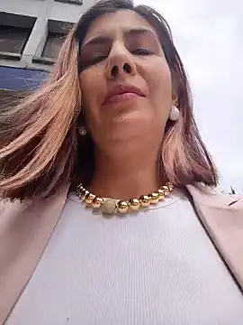 Snapshot of scarlett_moore chatting on 10/16/25, 02:18 scarlett moore online show from 10/16/25, 02:18