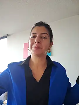 Snapshot of scarlett_moore chatting on 10/18/25, 12:50 scarlett moore online show from 10/18/25, 12:50