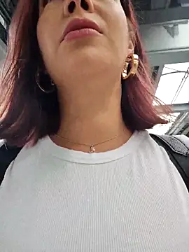 Snapshot of scarlett_moore chatting on 10/29/25, 02:30 scarlett moore online show from 10/29/25, 02:30