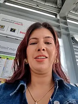 Snapshot of scarlett_moore chatting on 11/22/25, 03:11 scarlett moore online show from 11/22/25, 03:11