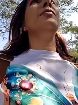 Snapshot of scarlett_moore chatting on 12/15/25, 03:05 scarlett moore online show from 12/15/25, 03:05