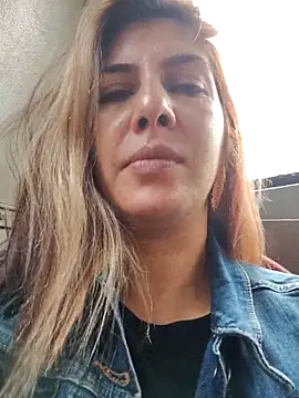 Snapshot of scarlett_moore chatting on 02/16/26, 01:29 scarlett moore online show from 02/16/26, 01:29