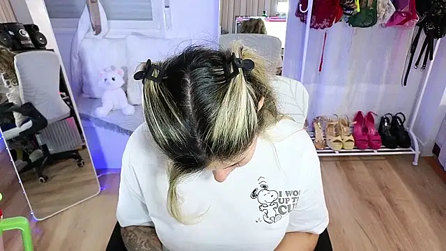 Tawny cox online show from 02/06/26, 09:45