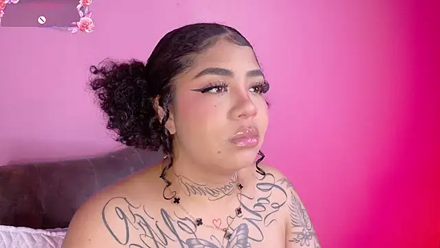 foxxy-lov3 online show from 03/17/26, 01:36