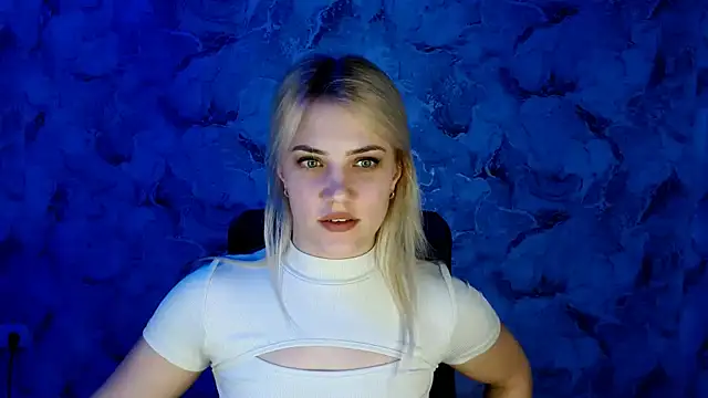 Snapshot of nika_gold1 chatting on 12/14/24, 05:36 nika gold1 online show from 12/14/24, 05:36