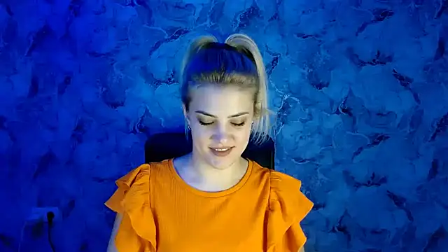 Snapshot of nika_gold1 chatting on 12/18/24, 05:31 nika gold1 online show from 12/18/24, 05:31