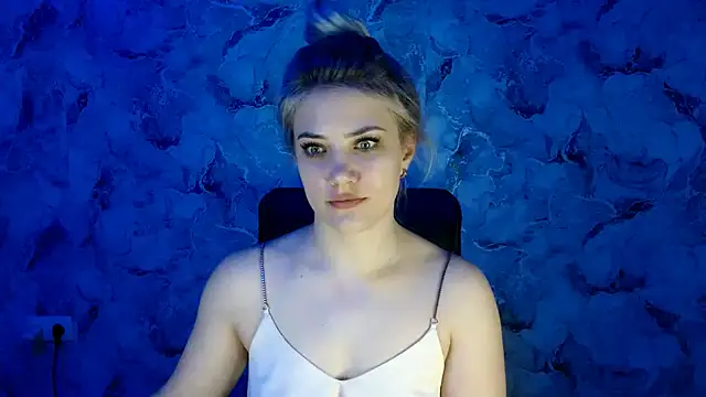 Snapshot of nika_gold1 chatting on 02/14/25, 09:10 nika gold1 online show from 02/14/25, 09:10