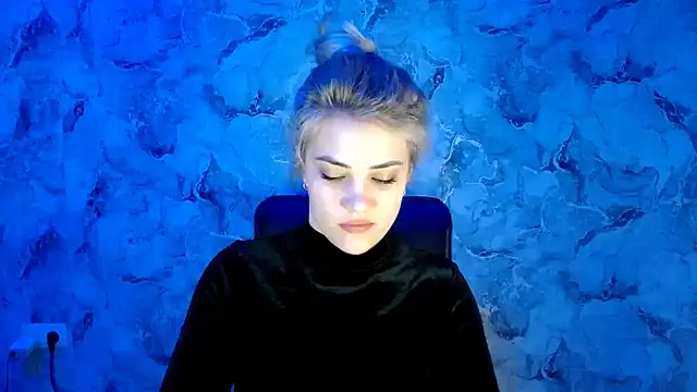 Snapshot of nika_gold1 chatting on 02/15/25, 03:17 nika gold1 online show from 02/15/25, 03:17