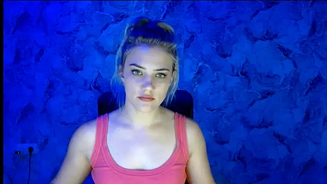 Snapshot of nika_gold1 chatting on 09/26/25, 06:56 nika gold1 online show from 09/26/25, 06:56