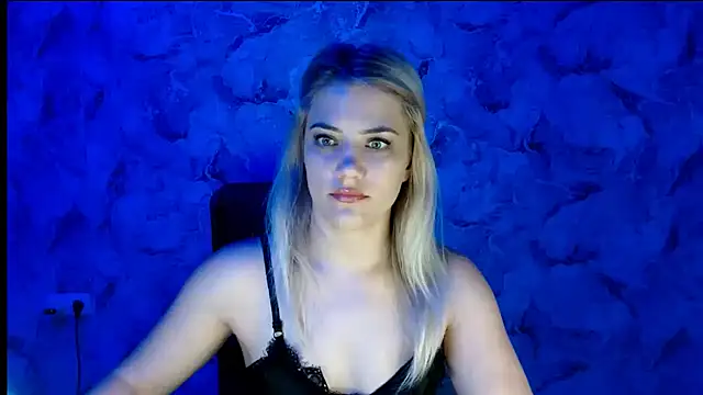 Snapshot of nika_gold1 chatting on 10/13/25, 05:46 nika gold1 online show from 10/13/25, 05:46