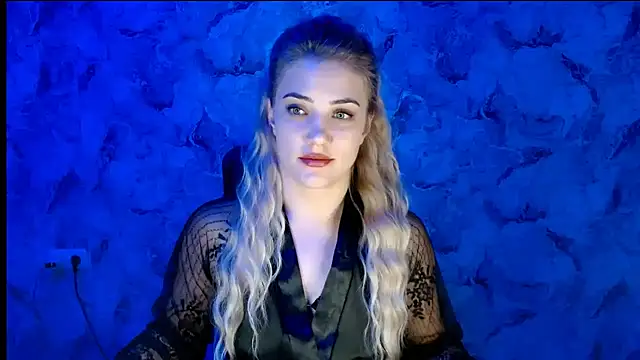 Snapshot of nika_gold1 chatting on 10/24/25, 06:15 nika gold1 online show from 10/24/25, 06:15