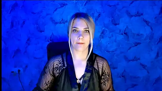 Snapshot of nika_gold1 chatting on 10/31/25, 03:57 nika gold1 online show from 10/31/25, 03:57