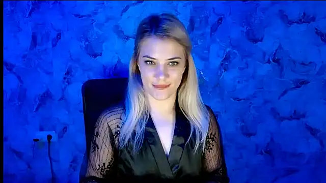 Snapshot of nika_gold1 chatting on 11/15/25, 12:56 nika gold1 online show from 11/15/25, 12:56